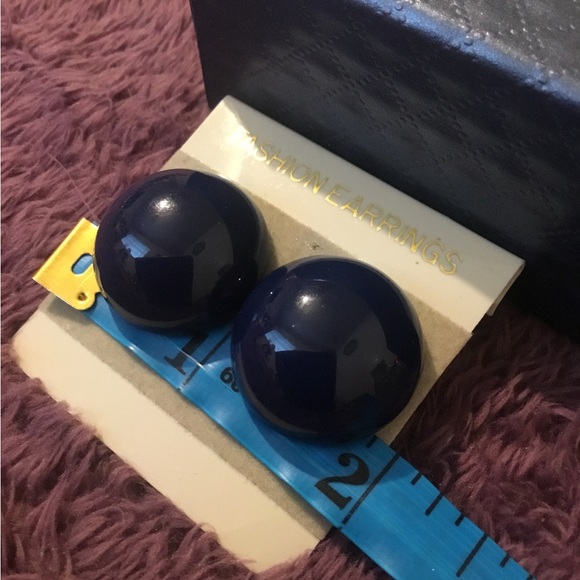 NWT Navy Blue Button Fashion Earrings - Picture 5 of 6
